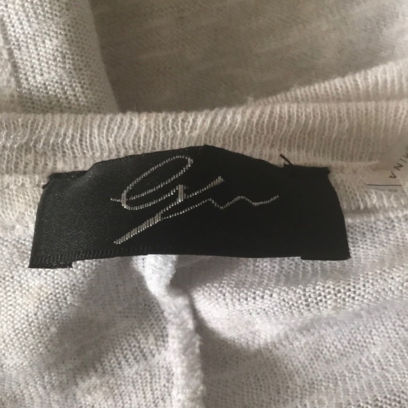 White and Tan Speckled Top, Size XS 🔴CLEARANCE🔴 - Picture 3 of 3